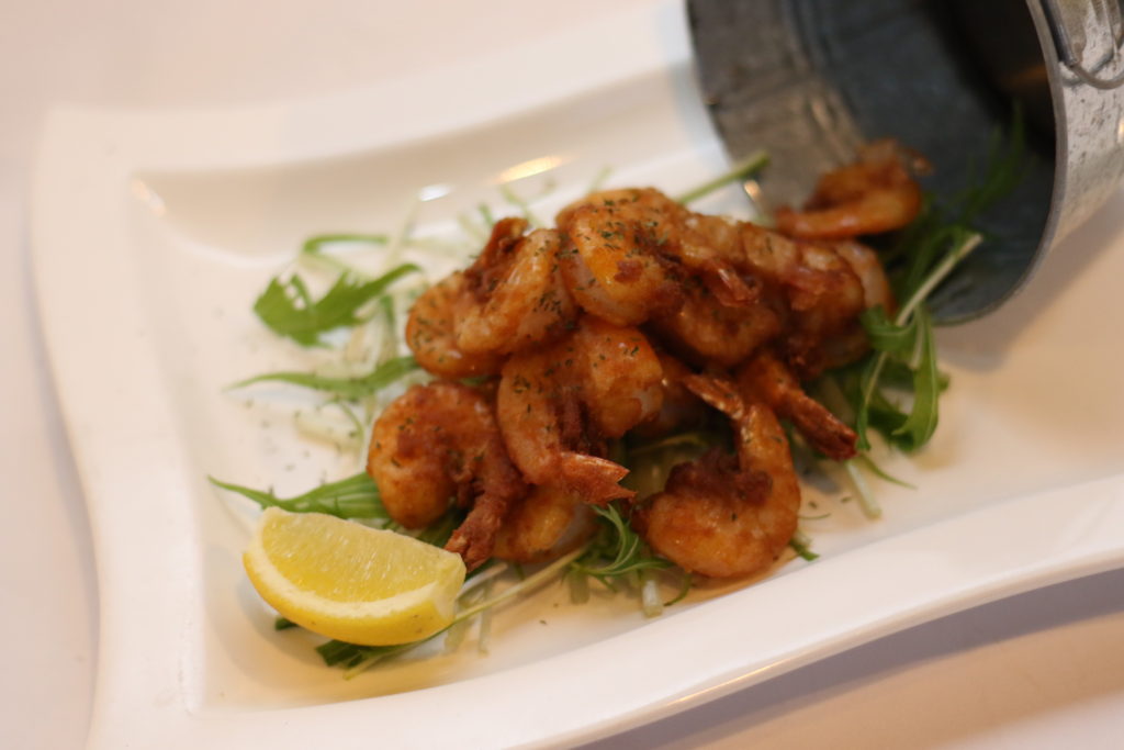 <strong>やみつきガーリックシュリンプ<br>〜Fried Garlic Shrimps〜</strong>　980<small>円</small><br>