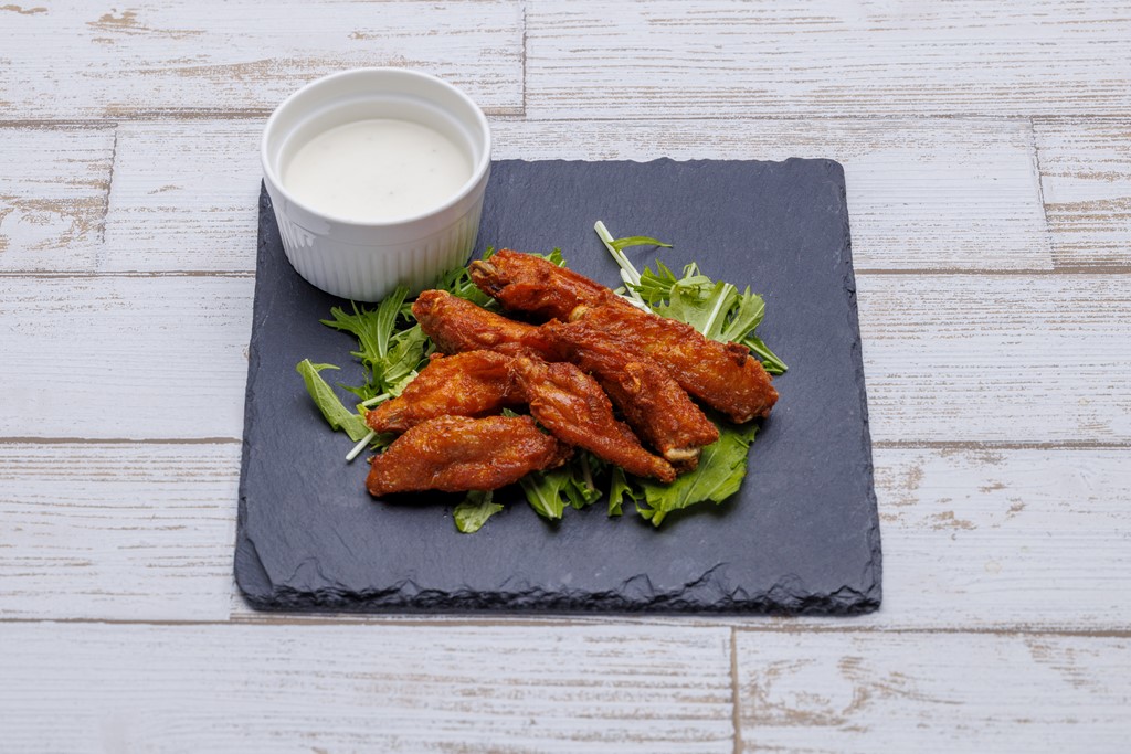 <strong>Buffalo Wings</strong>　880<small>yen</small><br>