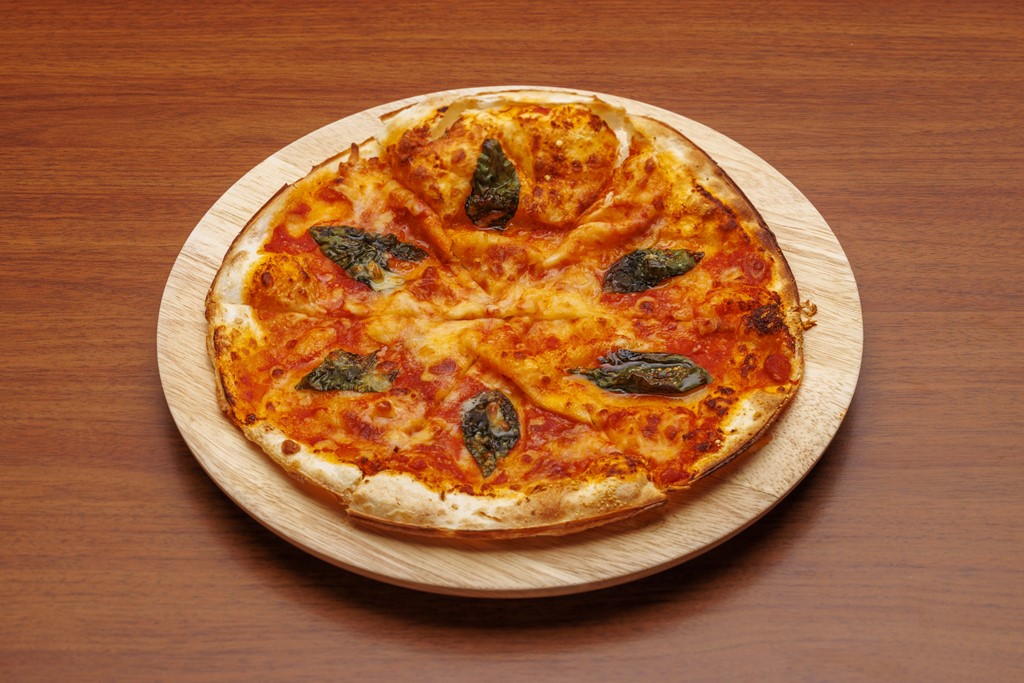 <strong>ピッツァマルゲリータ<br>〜Pizza Margherita〜</strong>　1,500<small>円</small><br>