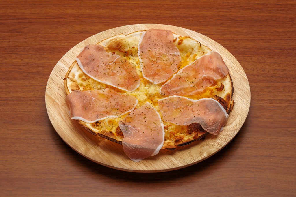 <strong>Prosciutto Pizza</strong>　1,600<small>yen</small><br>
